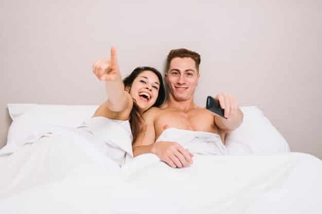 Kā skatīties porno kopā ar partneri? Ieteikumi lieliskam vakaram!