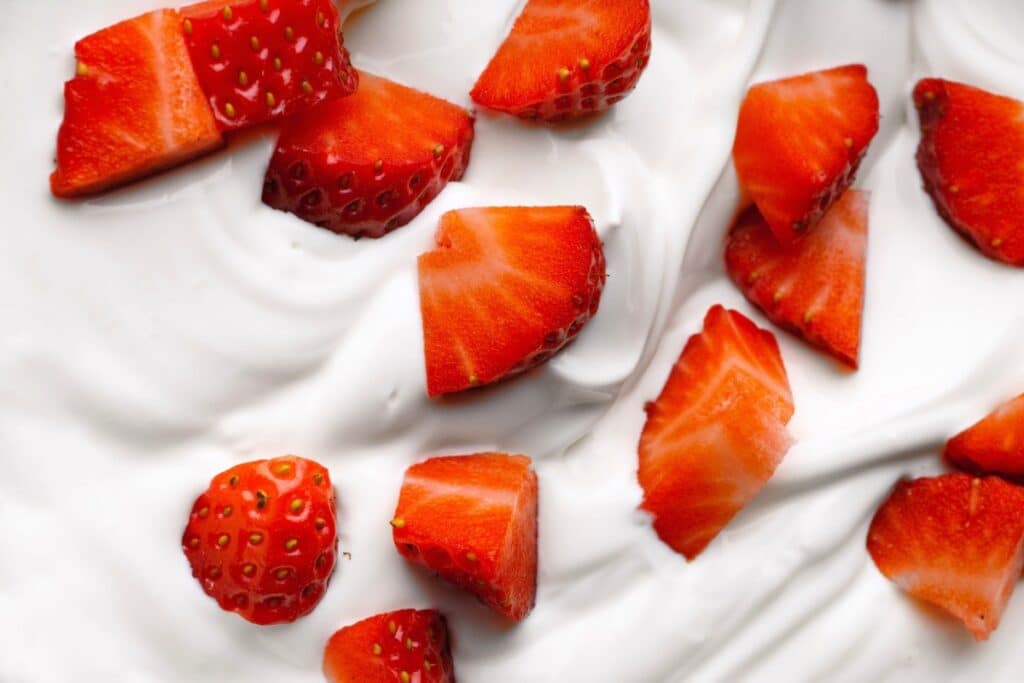 Zemenes ar putukrējumu